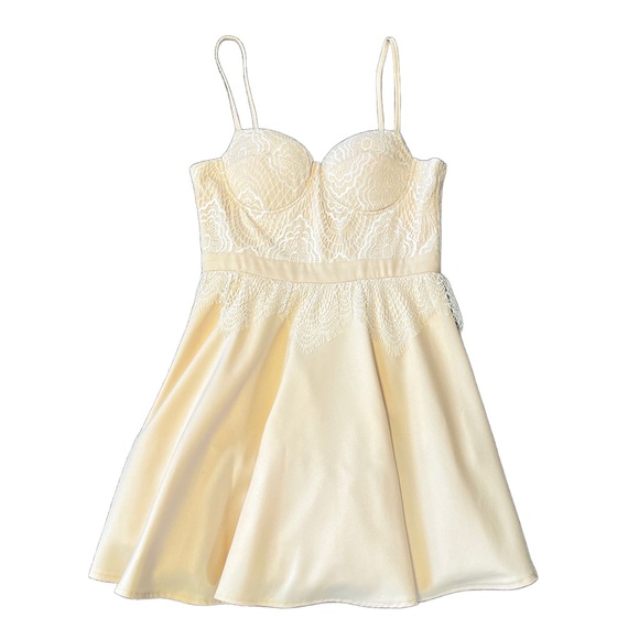 Missguided + Dresses & Skirts - Missguided Cream Dress Size 8